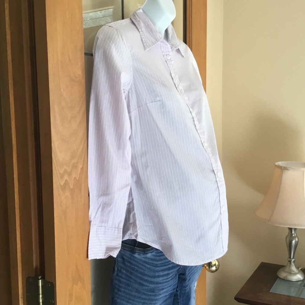 Gap maternity button down shirt